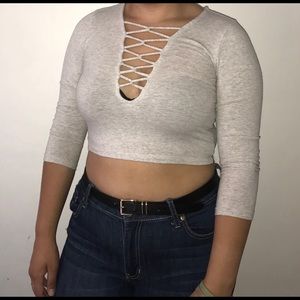 Long sleeve gray Cropped Top!